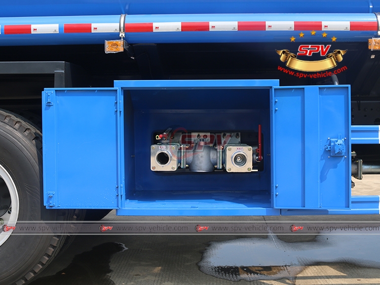 30,000 Litres Water Truck IVECO - Discharge Box